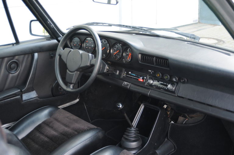 Porsche 911 Carrera 3.2 (US)