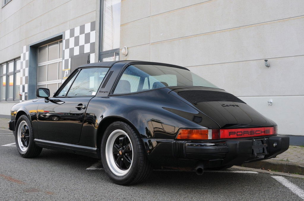 Porsche 911 Carrera 3.2 (US)