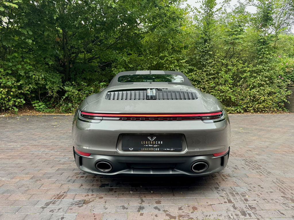 Porsche 992 Carrera 4 GTS