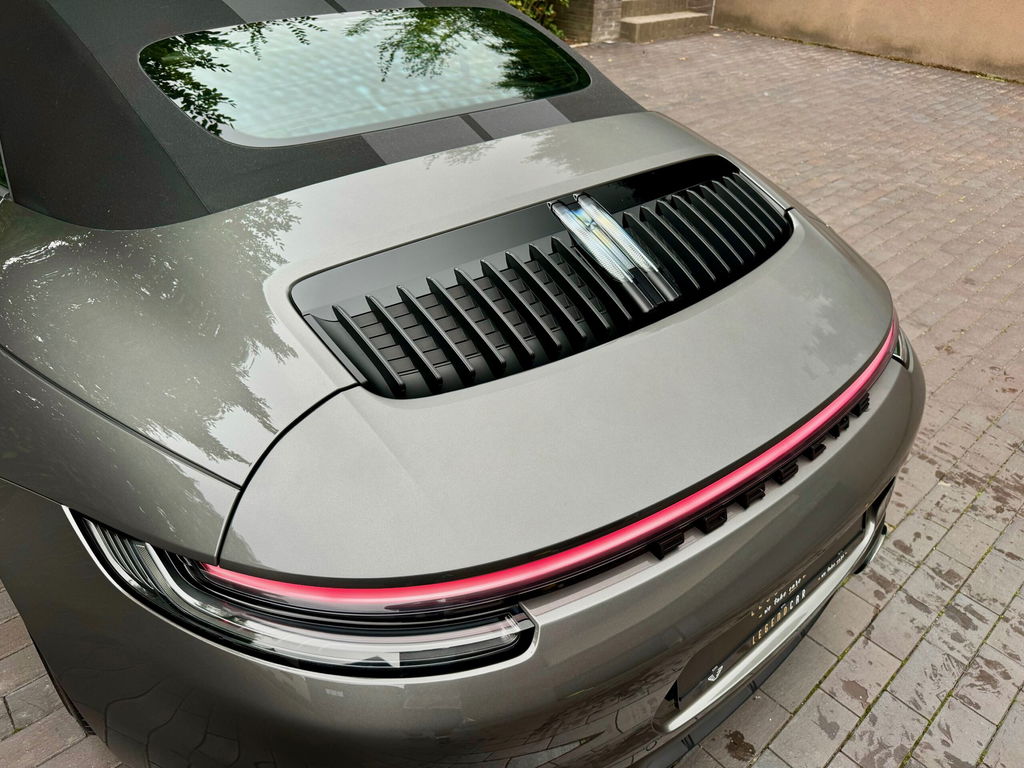 Porsche 992 Carrera 4 GTS