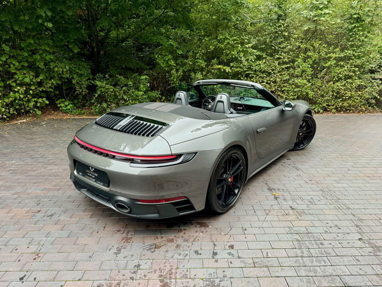 Porsche 992 Carrera 4 GTS