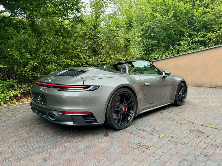Porsche 992 Carrera 4 GTS