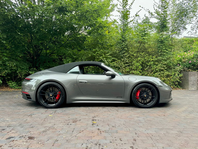 Porsche 992 Carrera 4 GTS