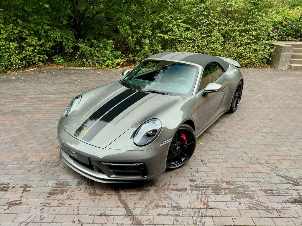 Porsche 992 Carrera 4 GTS