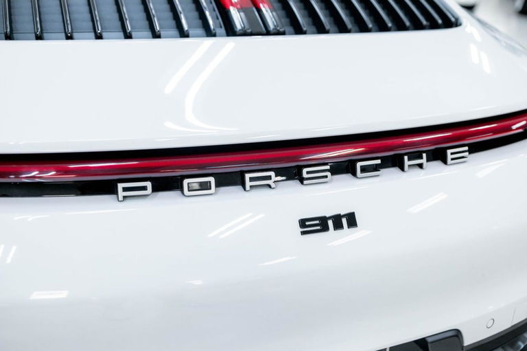 Porsche 992 Carrera