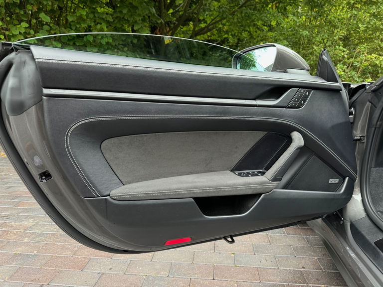 Porsche 992 Carrera 4 GTS