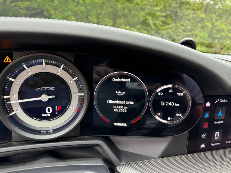 Porsche 992 Carrera 4 GTS