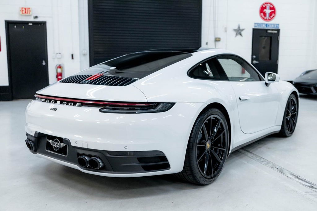 Porsche 992 Carrera