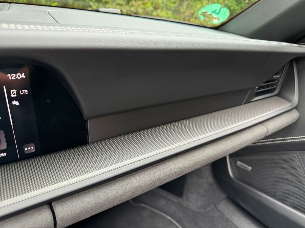 Porsche 992 Carrera 4 GTS