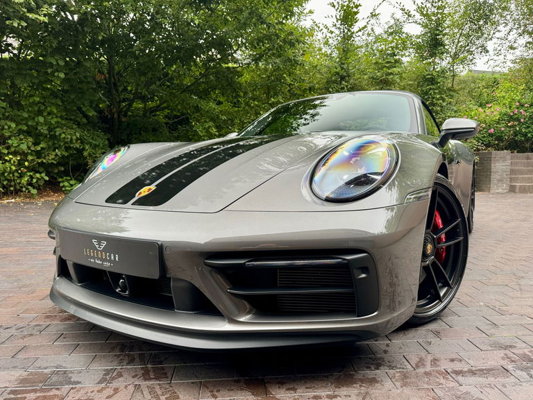 Porsche 992 Carrera 4 GTS