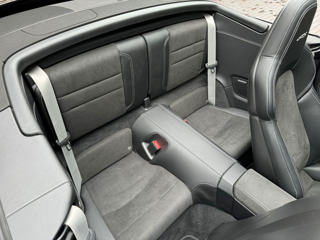 Porsche 992 Carrera 4 GTS