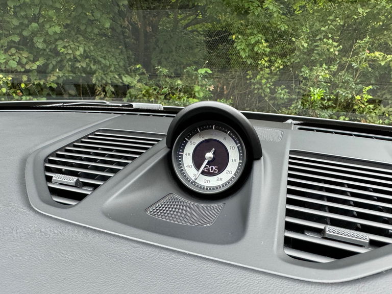 Porsche 992 Carrera 4 GTS