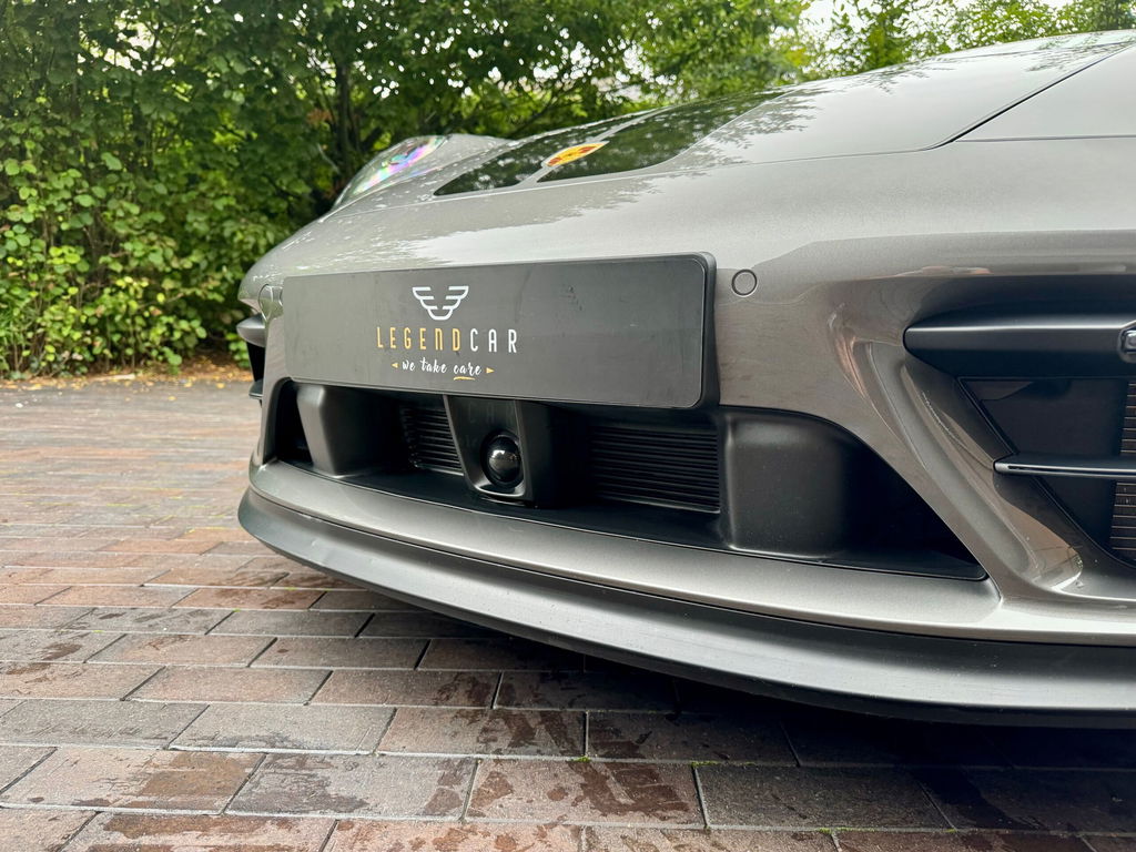 Porsche 992 Carrera 4 GTS