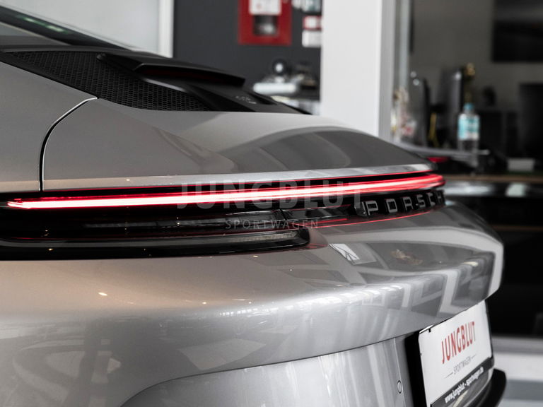 Porsche 992 GT3 Touring