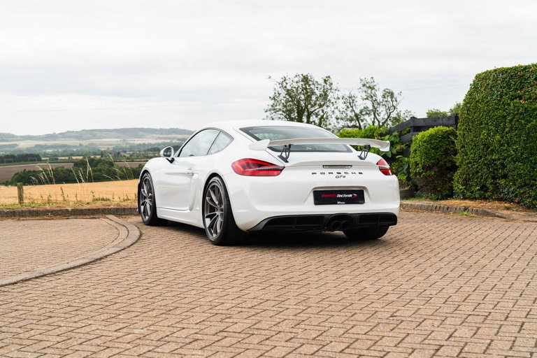 Porsche 981 Cayman GT4