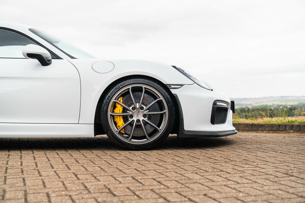 Porsche 981 Cayman GT4