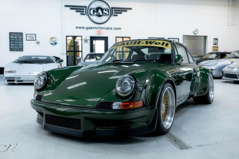 Porsche 911 by RWB