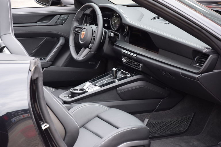 Porsche 992 Carrera GTS