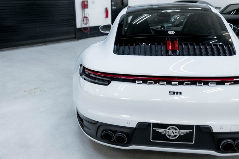 Porsche 992 Carrera