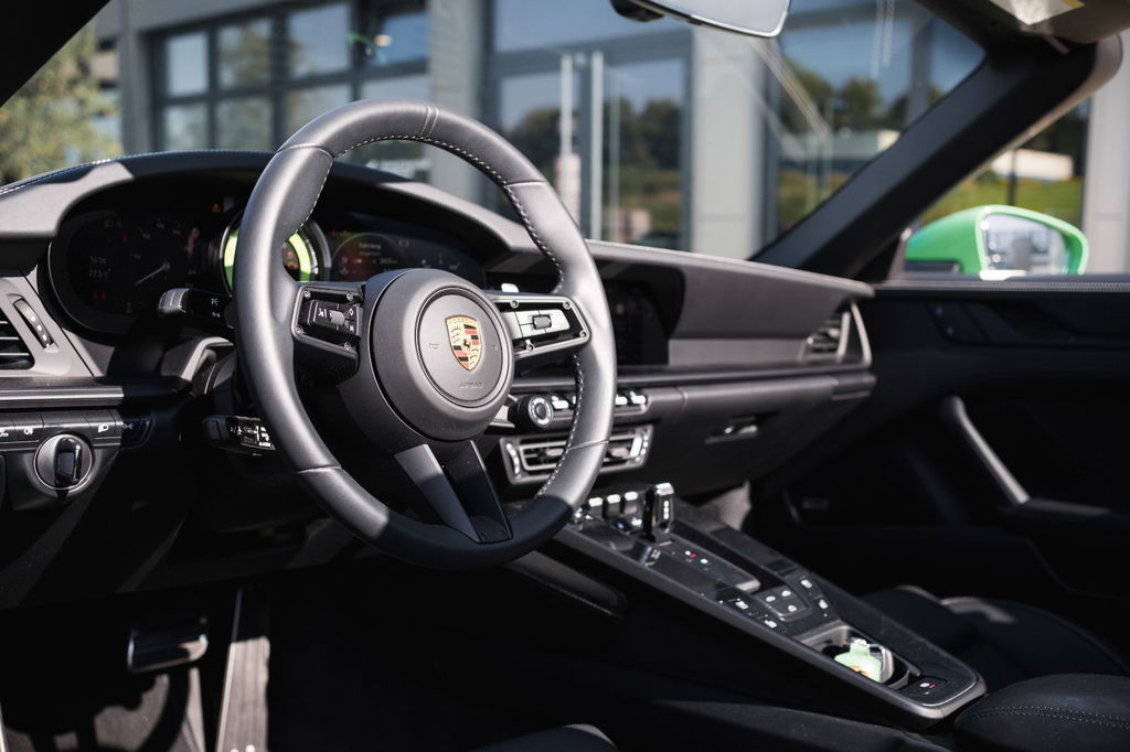 Porsche 992 Carrera GTS