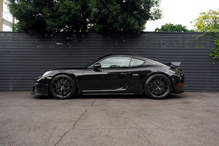 Porsche 718 Cayman GT4
