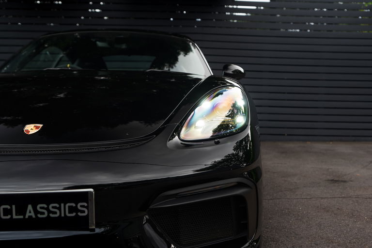 Porsche 718 Cayman GT4