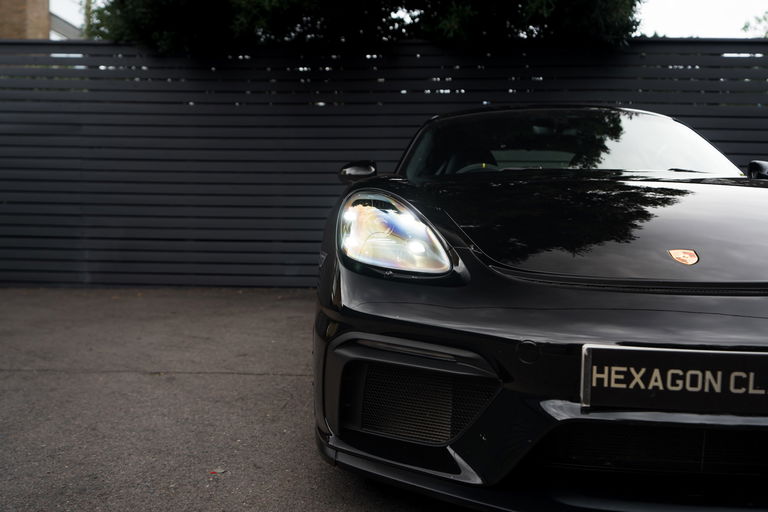 Porsche 718 Cayman GT4
