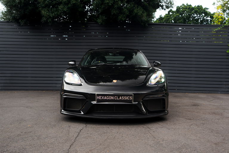 Porsche 718 Cayman GT4