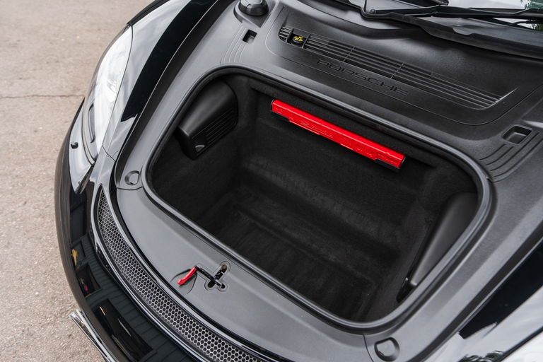 Porsche 718 Cayman GT4