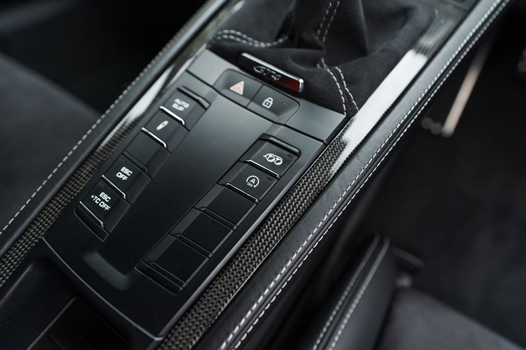 Porsche 718 Cayman GT4