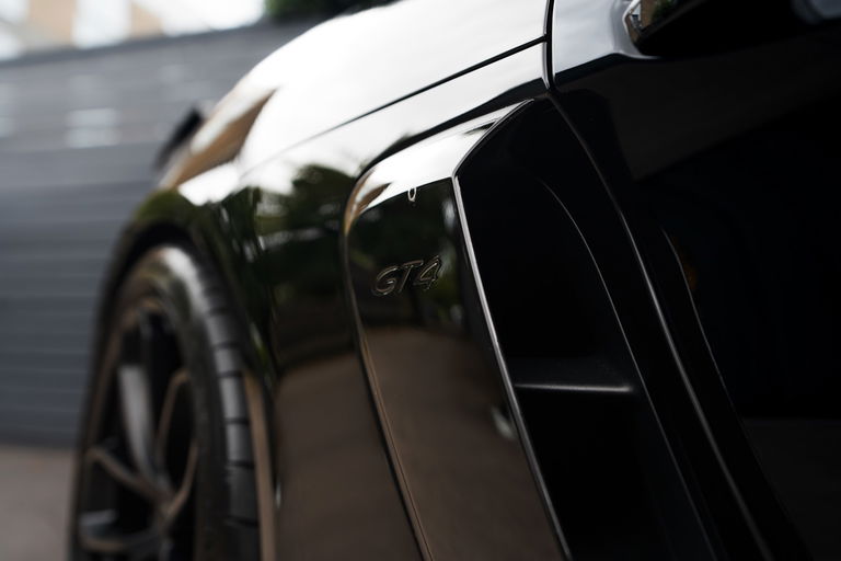 Porsche 718 Cayman GT4