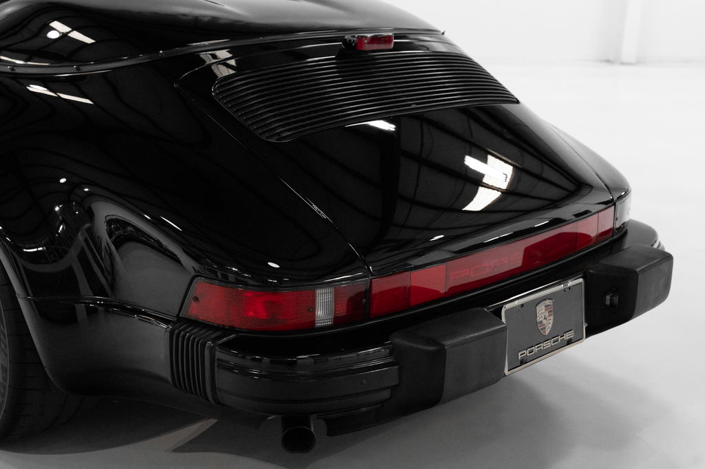 Porsche 911 Carrera 3.2 Speedster