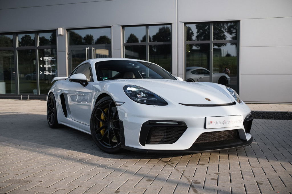 Porsche 718 Cayman GT4