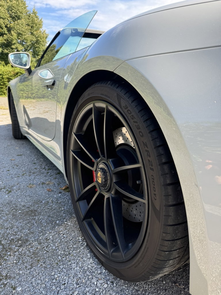 Porsche 992 Carrera GTS