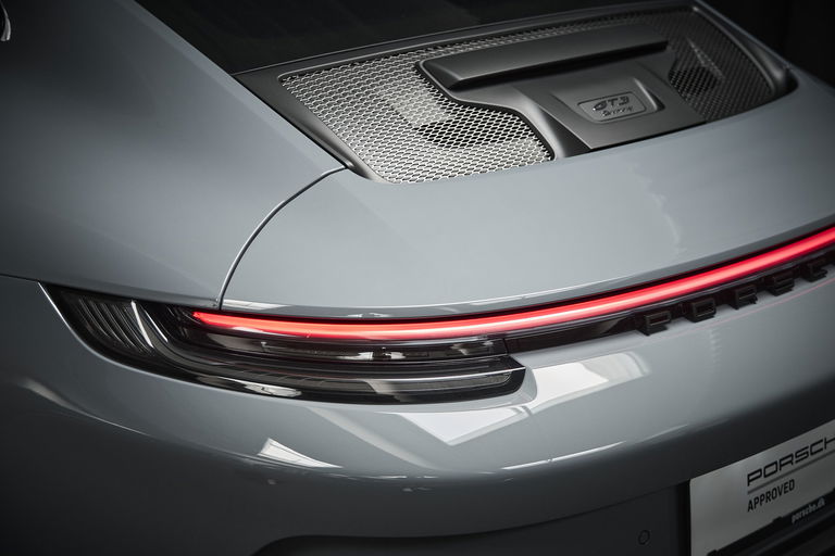 Porsche 992 GT3 Touring