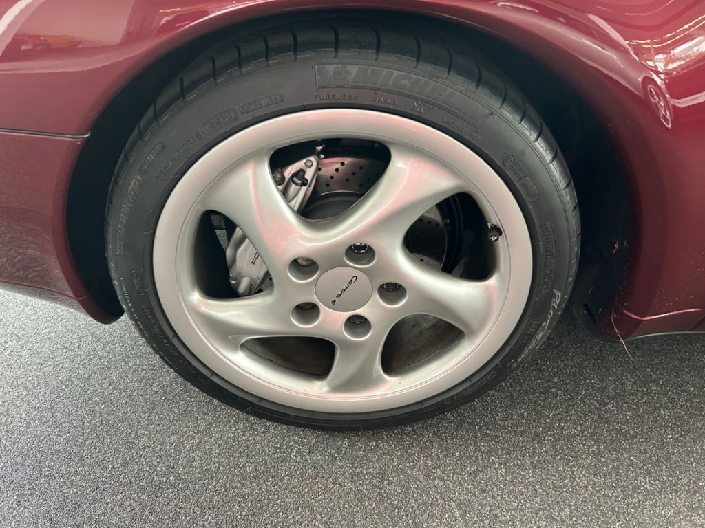 Porsche 993 Carrera 4
