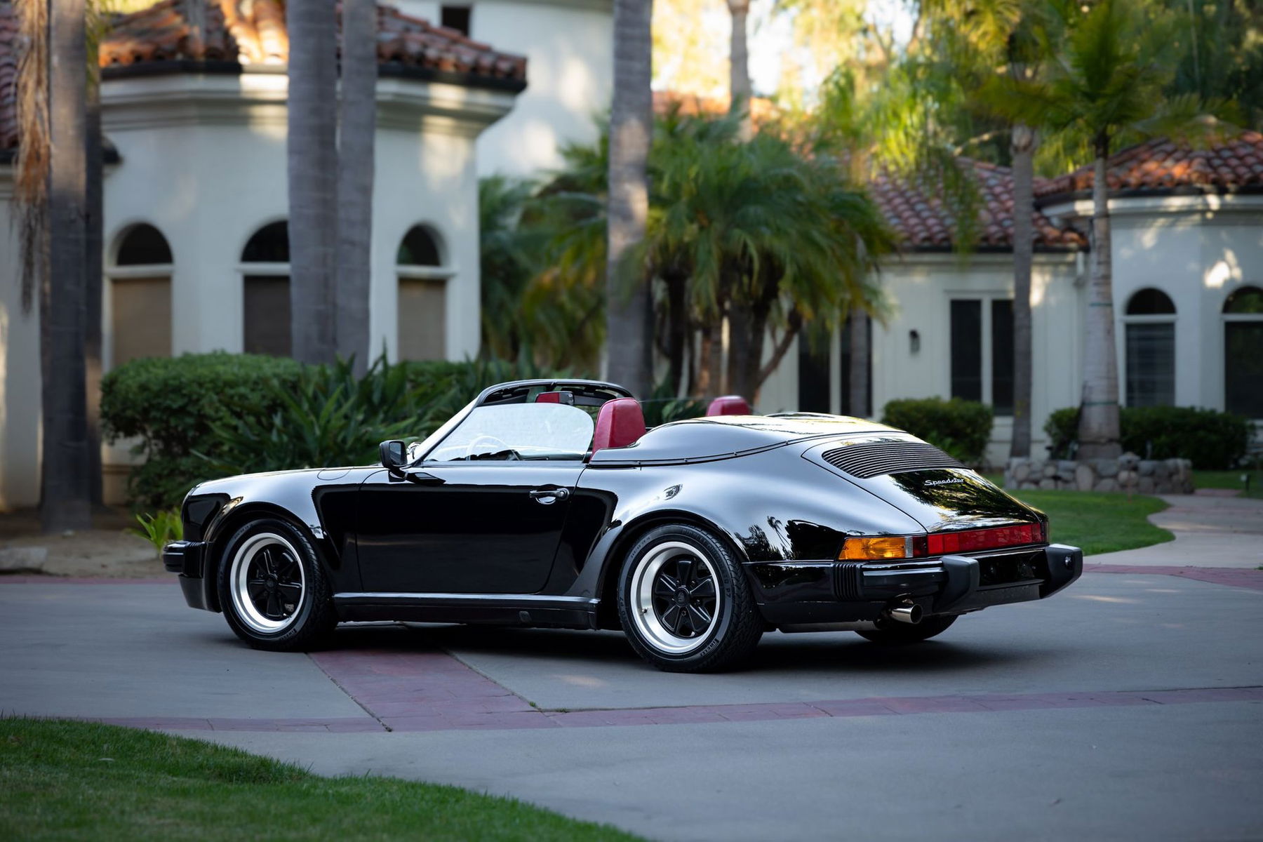 Porsche 911 Carrera 3.2 Speedster 