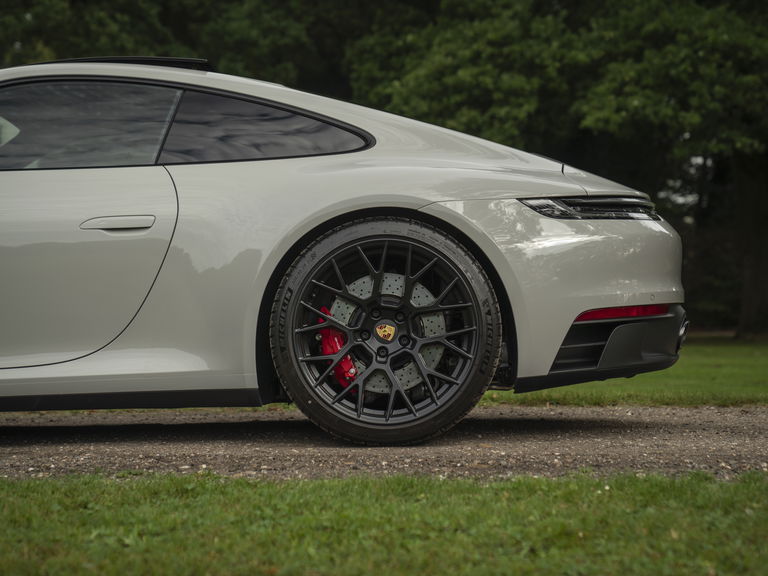 Porsche 992 Carrera GTS