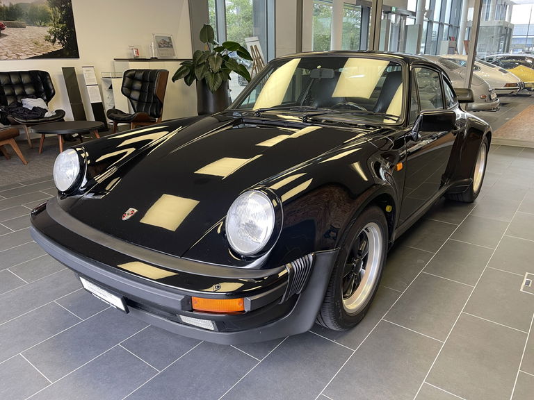Porsche 911 Turbo 3.3