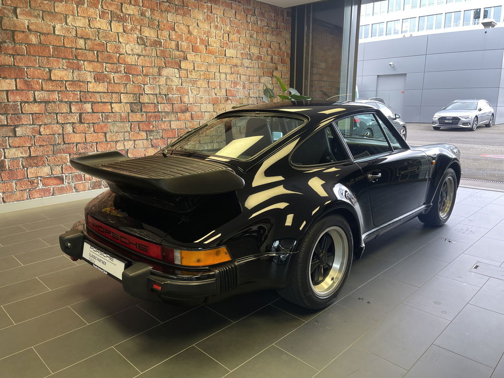 Porsche 911 Turbo 3.3
