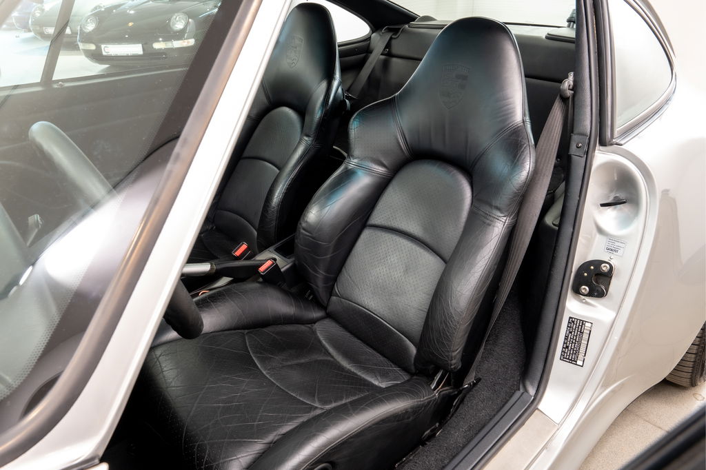 Porsche 993 Carrera 4S