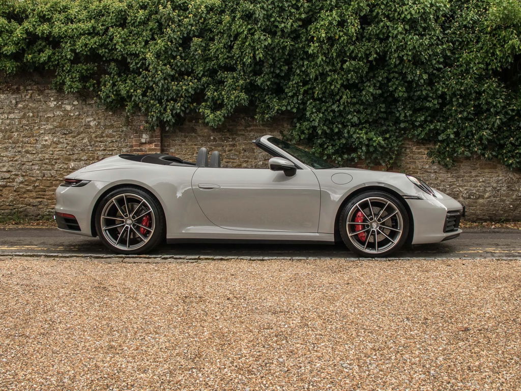 Porsche 992 Carrera 4S