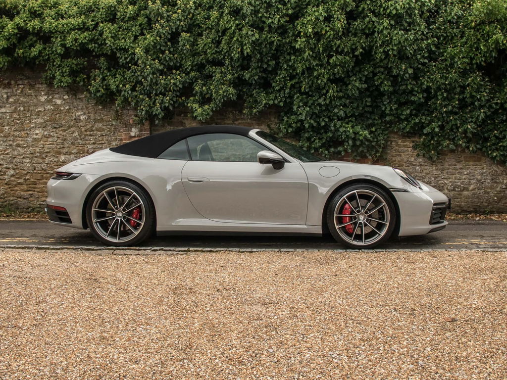 Porsche 992 Carrera 4S