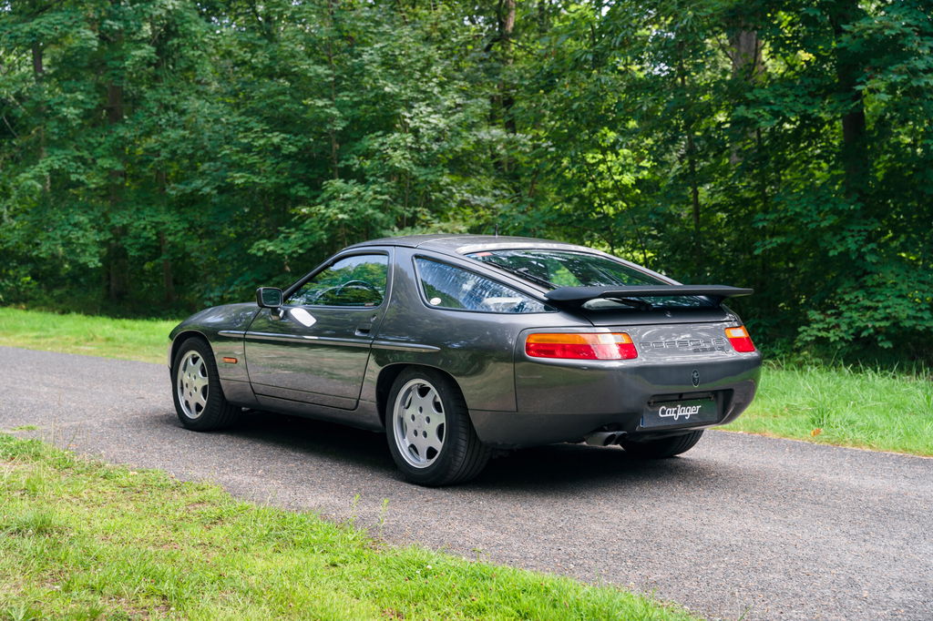 Porsche 928 GT