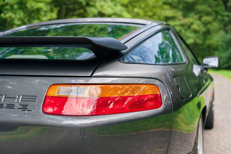 Porsche 928 GT