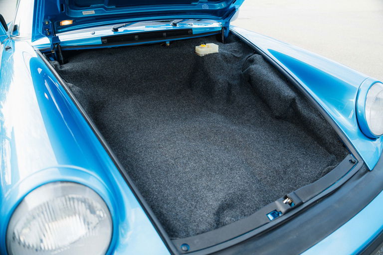 Porsche 911 Carrera 3.2 Speedster