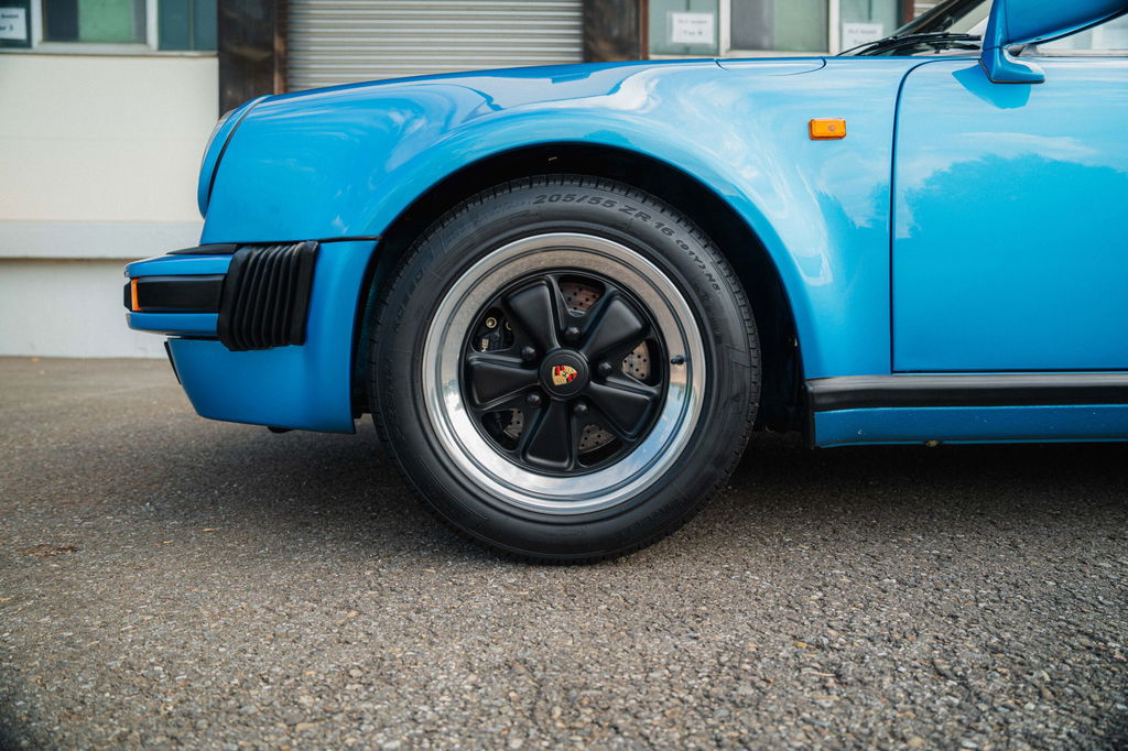 Porsche 911 Carrera 3.2 Speedster