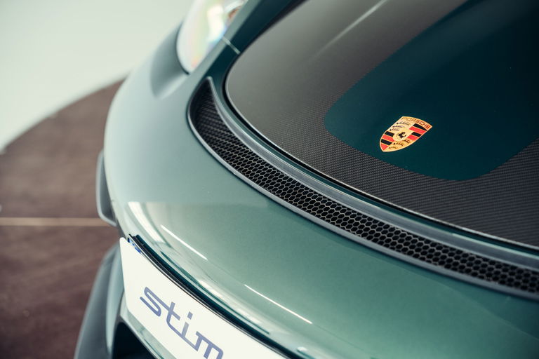 Porsche 718 Cayman GT4 RS