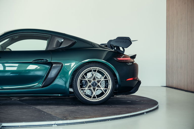 Porsche 718 Cayman GT4 RS