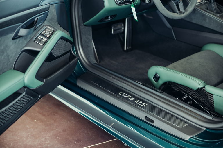 Porsche 718 Cayman GT4 RS